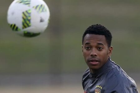 STJ decidirá em março se Robinho cumprirá pena por estupro no Brasil