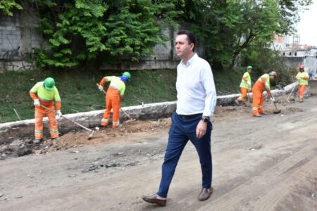 Santo André realiza obras para canalizar Córrego Utinga e recuperar rua que estava fechada