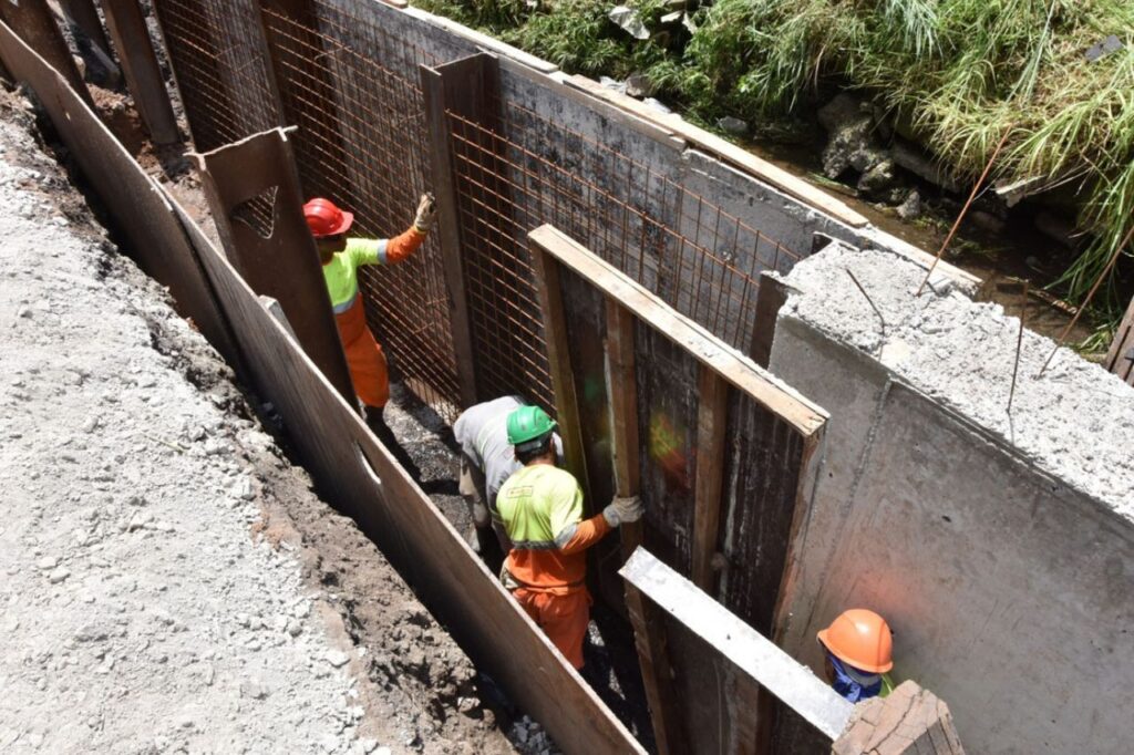 Santo André realiza obras para canalizar Córrego Utinga e recuperar rua que estava fechada