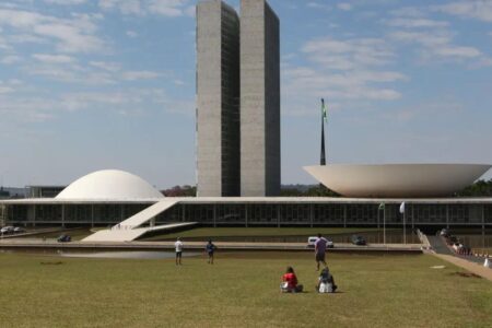 Sessão do Congresso Nacional sobre vetos presidenciais é adiada