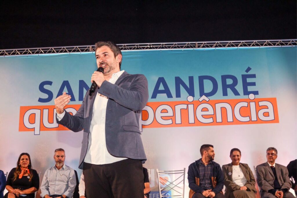 Eduardo Leite reúne mais de 2 mil pessoas em lançamento de sua pré-candidatura