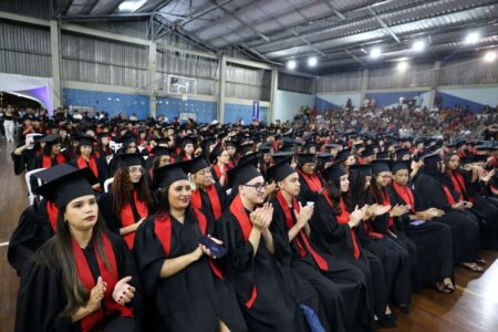 Florestan Fernandes realiza formatura do primeiro ciclo de cursos do ano