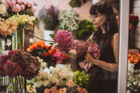 Giuliana Flores presenteará clientes com brindes especiais no Dia das Mães