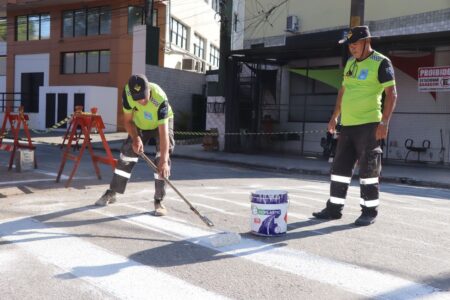 Prefeitura de Ribeirão Pires reforça sinalização viária na Rua Esperança Arnoni