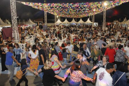 46ª Festa de Santo Antônio atrai 16 mil pessoas para a Estância em dois finais de semana