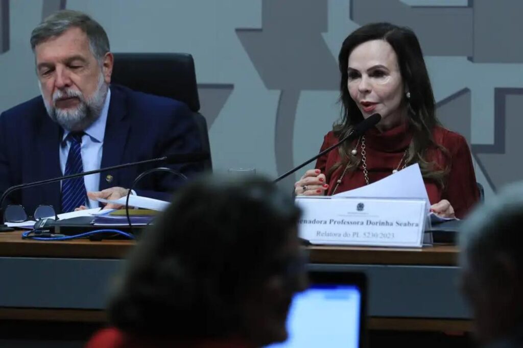 Comissão do Senado aprova texto da reforma do ensino médio
