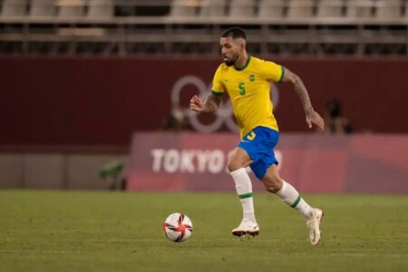 Juventus anuncia contratação do volante brasileiro Douglas Luiz