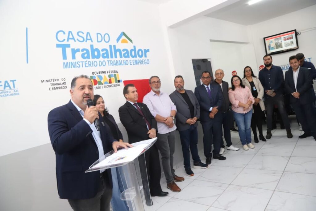 Prefeito Marcelo Oliveira e Ministro Luiz Marinho inauguram Casa do Trabalhador em Mauá