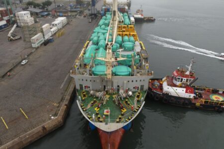 Primeiro trem da Linha 17-Ouro chega ao Porto de Santos