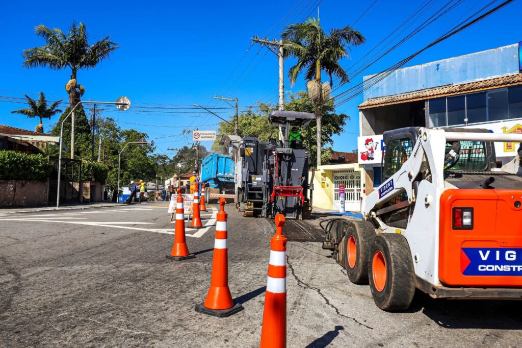 São Bernardo dá início a recapeamento na Estrada do Rio Acima, região do Riacho Grande