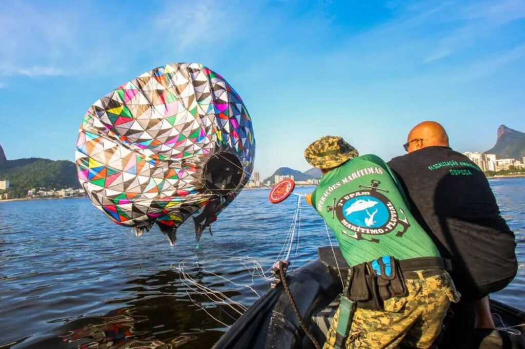 Soltar balão é crime entenda os perigos e riscos dessa prática ilegal