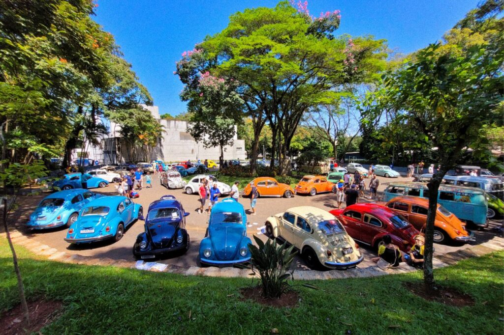 Bosque do Povo recebe encontro de carros antigos neste domingo