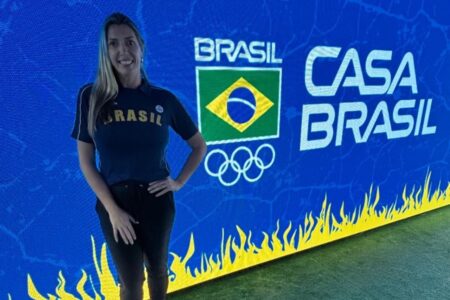 Equipe de marketing da OSSEL Esportes marca presença na Casa Brasil, em Paris