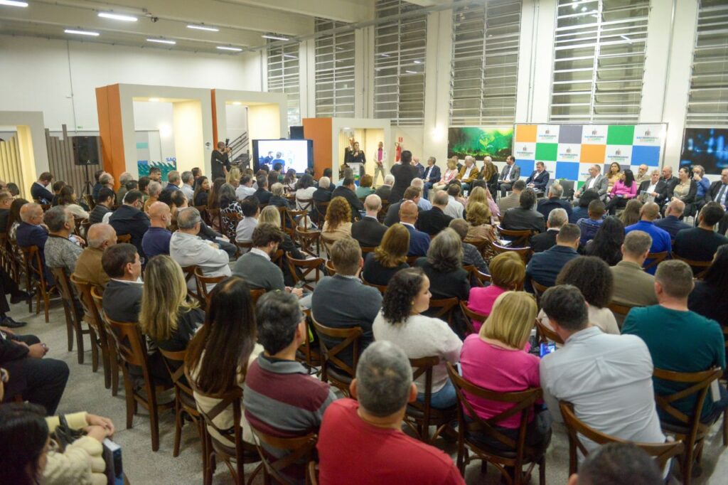 Prefeitura de São Bernardo lança livro que destaca transformação do município nos últimos anos