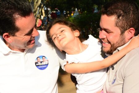 Ao lado de Paulo Serra, Gilvan visita feiras livres e festival no Parque Ipiranguinha