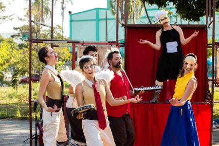 Coletivo Menelão realiza apresentações gratuitas de "Pão e Circo" em Diadema e Santo André