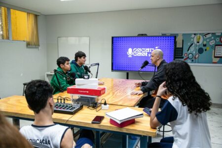 Escola municipal de São Caetano cria podcast educacional