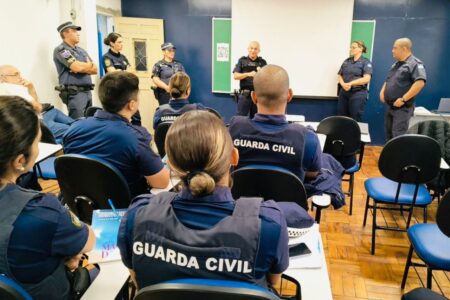 GCM de Santo André capacita agentes de segurança de outras cidades no combate à violência contra a mulher