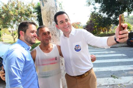 Gilvan cumpre extensa agenda na rua e participa de evento beneficente