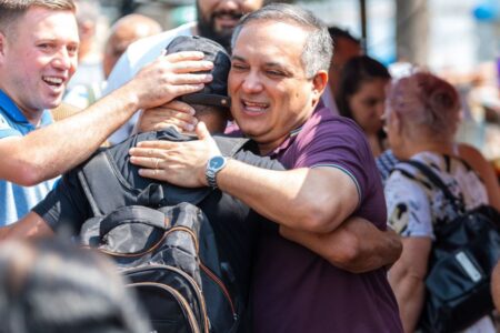 Marcelo Lima conversa com feirantes e defende melhor infraestrutura nas feiras livres de São Bernardo