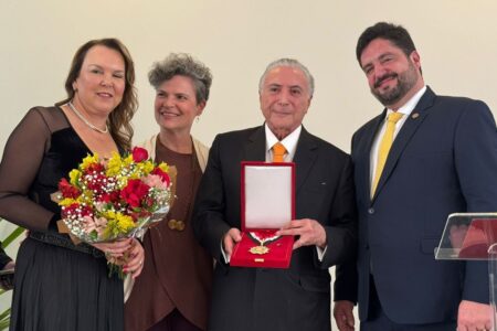 Michel Temer é homenageado pela APESP Vou escrever esse momento como o maior título que recebi na minha vida