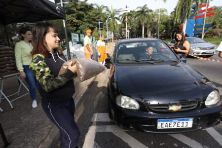 Parque Central recebe ação que troca recicláveis por ração neste sábado