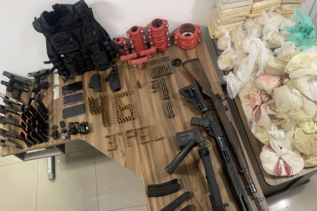 Polícia encontra arsenal e cocaína avaliada em R$ 3 milhões na zona sul de São Paulo