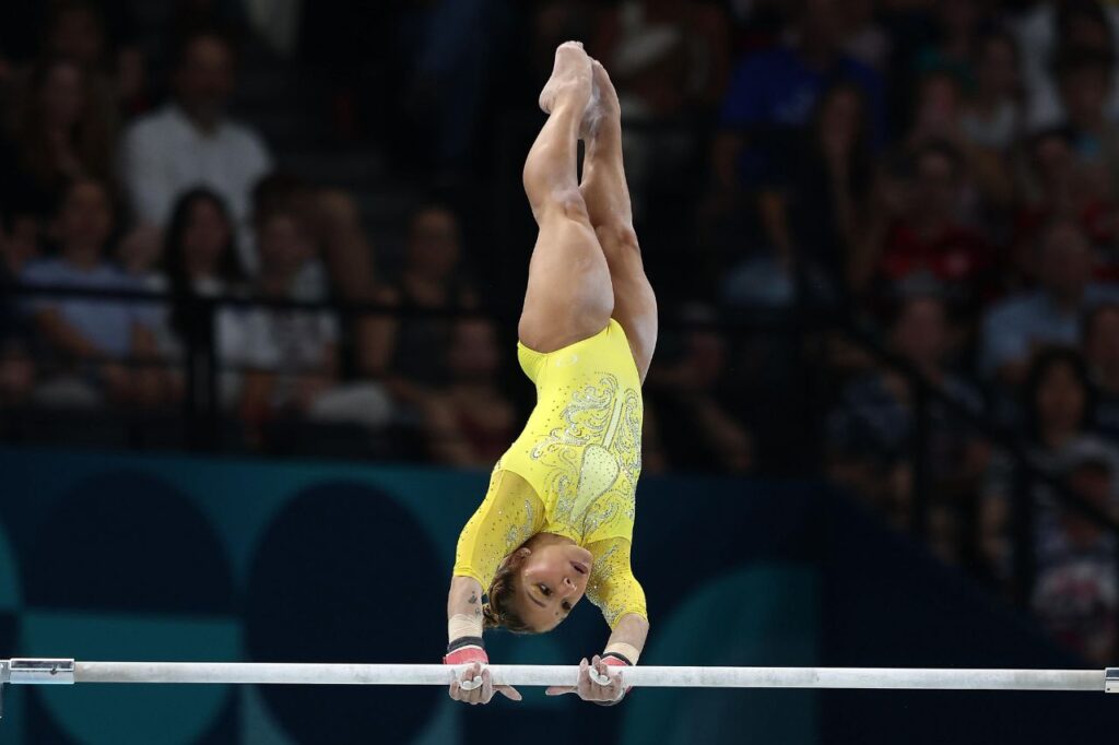 Rebeca Andrade é prata no individual geral na ginástica em Paris