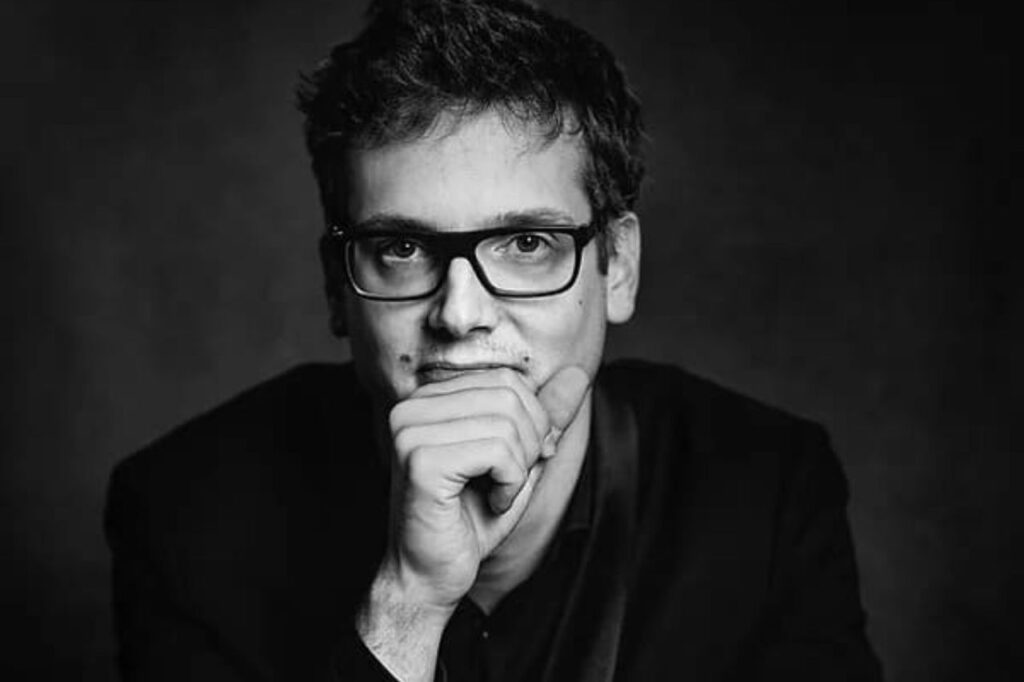 Regido por Pierre-Fabien Roubaty, Coro da Osesp canta serenatas e os ministérios da noite na Sala São Paulo