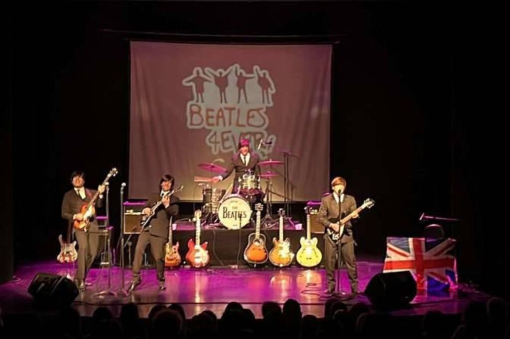 Teatro Municipal de Santo André recebe peça Divertidamente, tributo aos Beatles e stand-up