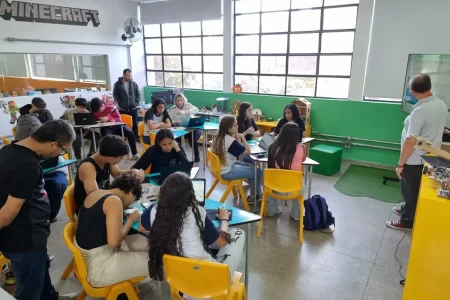 20,7 mil professores fazem provas para vagas no ensino técnico de SP