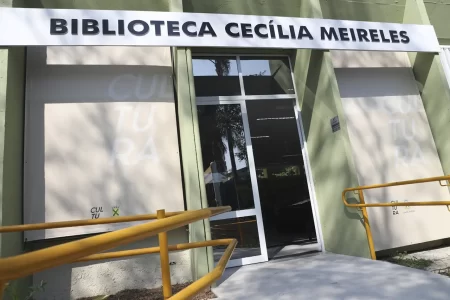 Biblioteca Cecília Meireles recebe oficina 'Reescrita da Memória' e sarau no próximo sábado