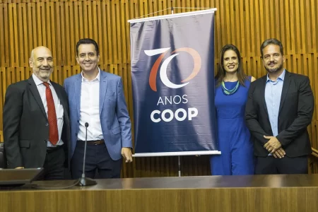 COOP recebe homenagem na Câmara Municipal de Santo André pelos 70 anos de fundação