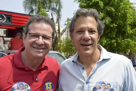 Com Haddad ao lado, Luiz Fernando (PT) intensifica campanha em São Bernardo com carreata e passeio de moto