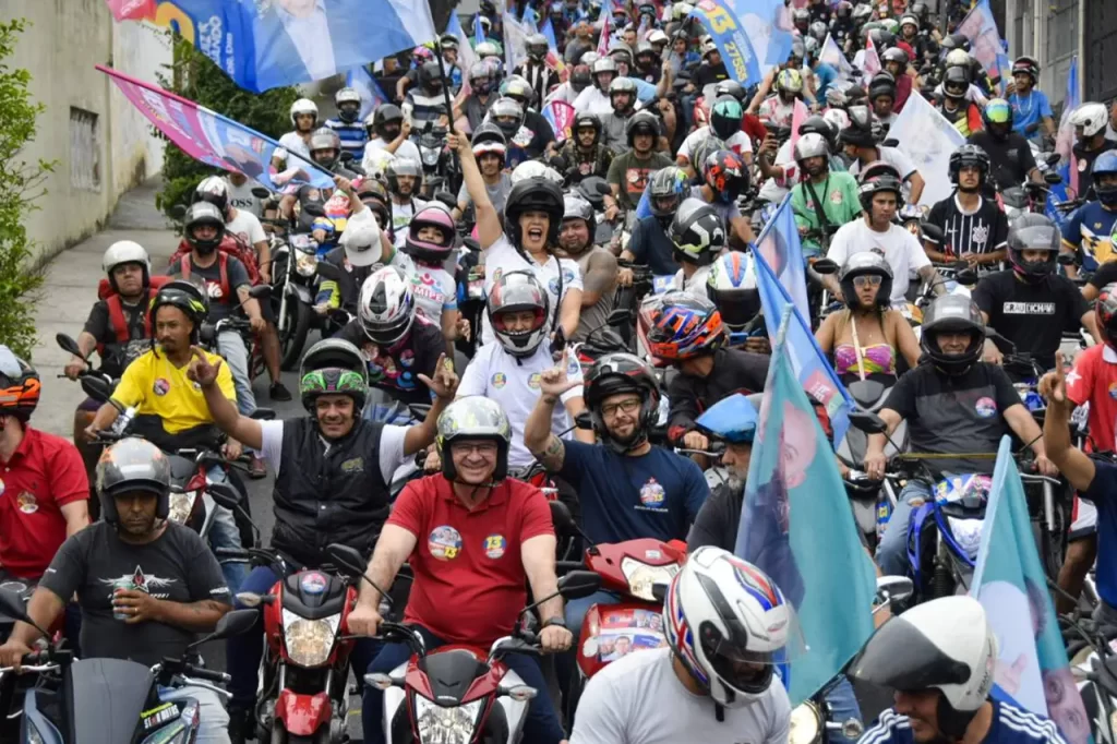 Com Haddad ao lado, Luiz Fernando (PT) intensifica campanha em São Bernardo com carreata e passeio de moto