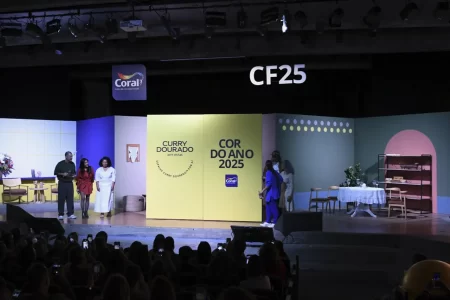 Coral anuncia no MASP as paletas de cores para 2025 ao lado de CLEO, Alexandre Salles e Rendeiras da Aldeia