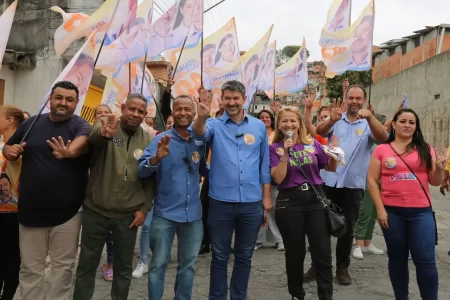 Eduardo Leite intensifica campanha em Santo André a uma semana das eleições