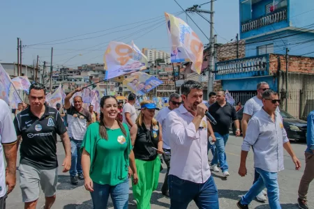 Eduardo Leite se compromete a ampliar entrega de escrituras em Santo André