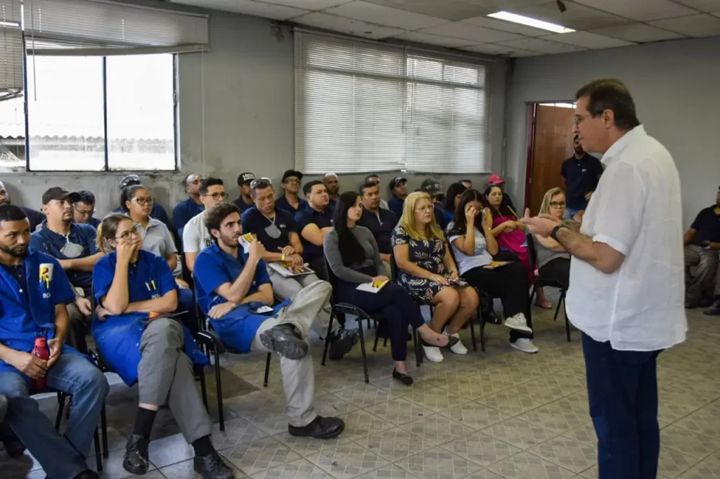 Luiz Fernando Visita Fábricas e Promete Nova UBS em São Bernardo