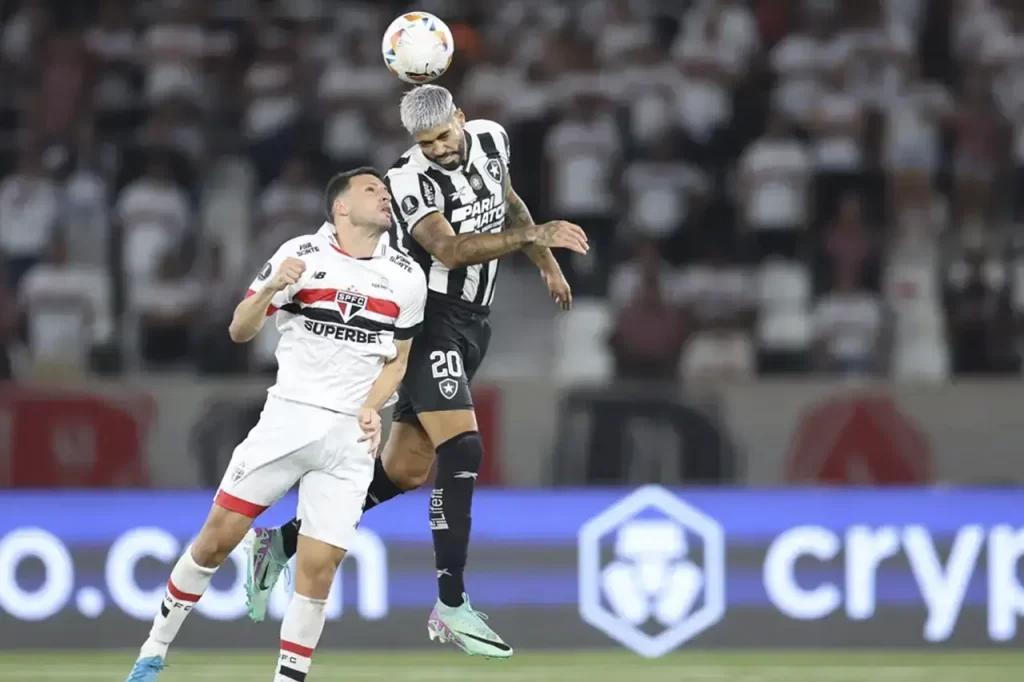 São Paulo e Botafogo jogam por vaga na semifinal da Libertadores