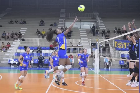 Vôlei feminino de São Caetano ganha do Vôlei Louveira pelo Campeonato Paulista