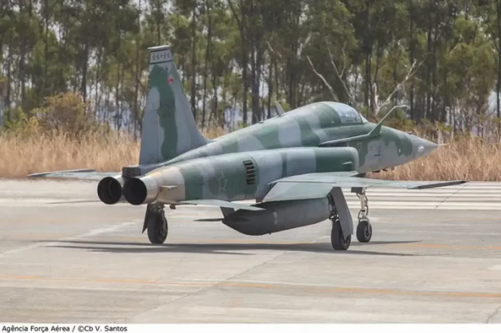 Caça F-5M da FAB cai durante treinamento no Rio Grande do Norte