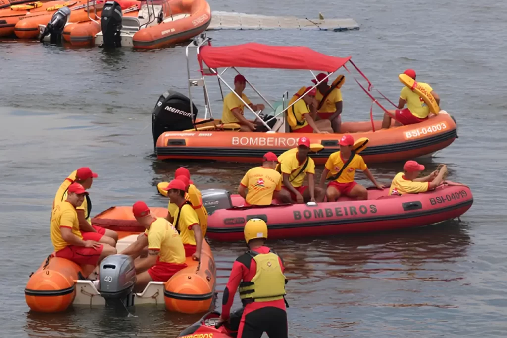 Governo de SP autoriza a contratação de 600 guarda-vidas para o litoral durante o verão