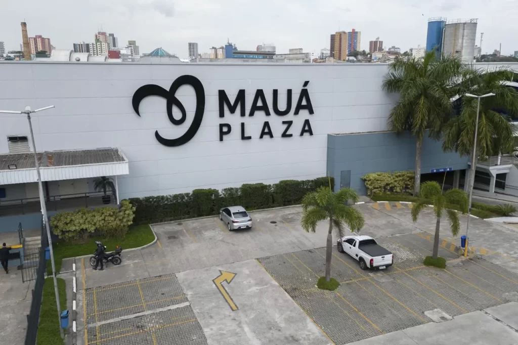 Mauá Plaza Shopping realiza ação solidária e de saúde no Outubro Rosa em parceria com o Instituto Romatt