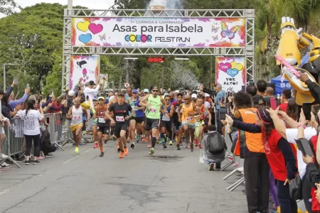 Participantes da 7ª edição do 'Asas para Isabela' no Complexo Ayrton Senna, em Ribeirão Pires, celebrando solidariedade e esporte