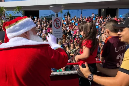 Passeio de Natal com Papai Noel e Corpo de Bombeiros no Atrium Shopping