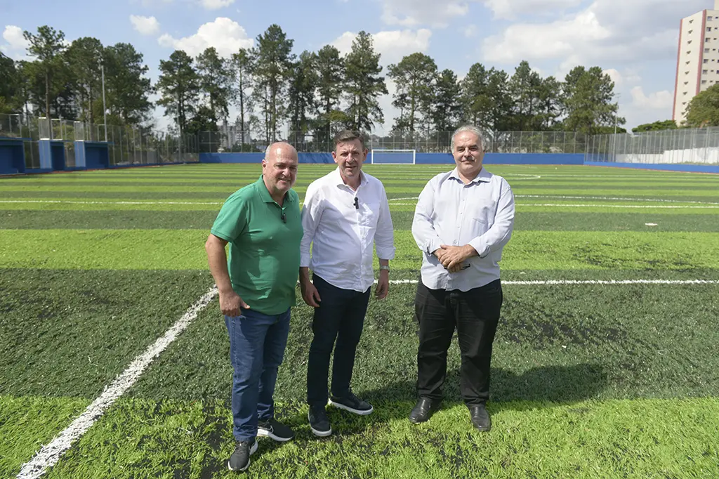 Campo Nova Petrópolis recebe modernização e será entregue em breve 1 Campo Nova Petrópolis em São Bernardo recebe melhorias, como grama sintética e novas arenas esportivas.