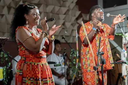 Apresentação cultural no Cine Theatro Carlos Gomes durante o Novembro Negro.