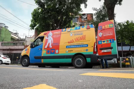 Carro da Vacina de Diadema equipado para ampliar a cobertura vacinal no município