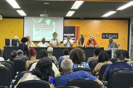 Evento de criação do Fórum Regional de Igualdade Racial no auditório do Consórcio Intermunicipal Grande ABC, com representantes do poder público e sociedade civil.